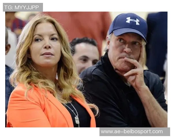 卢比亚莱斯回应珍妮事件称吻是出于喜悦非性暗示无需道歉 卢比亚莱斯回应珍妮事件称吻是出于喜悦非性暗示无需道歉